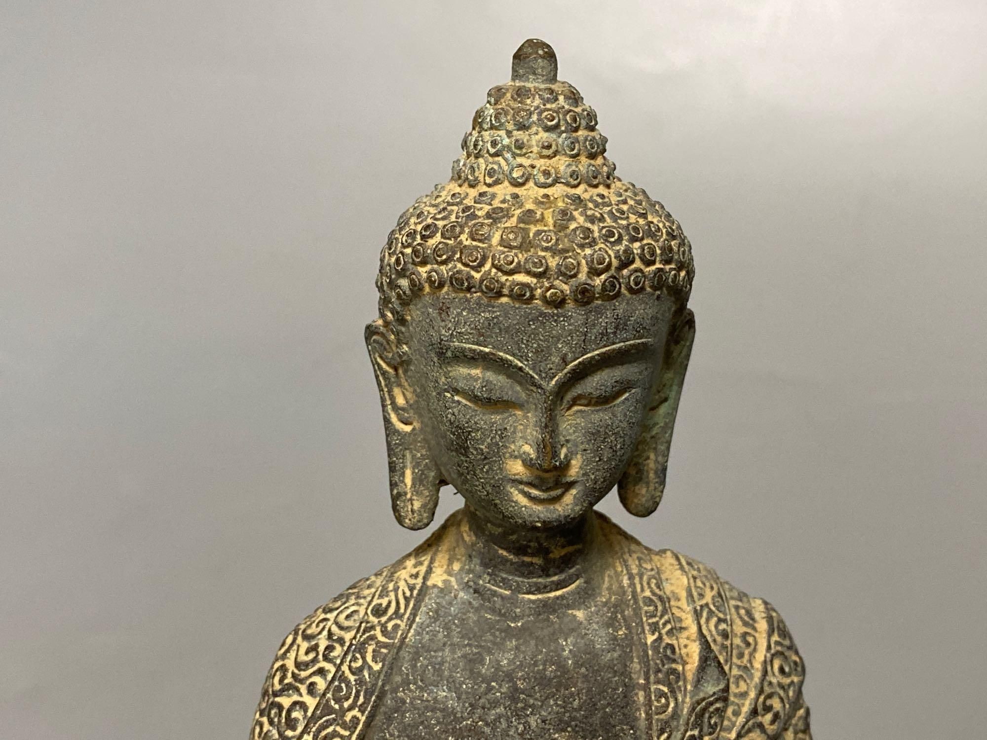 A South East Asia bronze of Buddha, 16cm